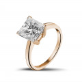 3.00 Karat Solitärring in Rotgold mit Prinzessdiamanten