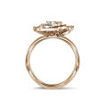 0.45 Karat Diamant Blumen Design Ring aus Rotgold