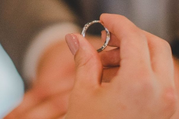 Paar mit BAUNAT-Ringen