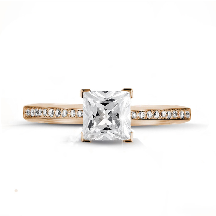 3.00 Karat Solitärring aus Rotgold mit Prinzessdiamanten und kleinen Diamanten