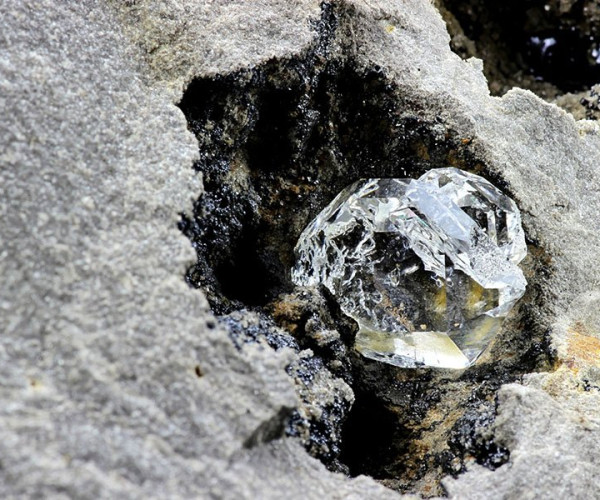 Rohdiamant in seiner Natur