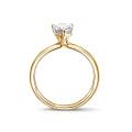 1.00 Karat Solitärring aus Gelbgold mit Tropfen-Diamant
