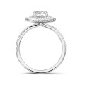 1.20 Karat Solitärring mit doppeltem Halo und Diamant im Kissenschliff aus Weißgold