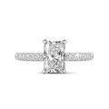 1.50 Karat Solitärring mit Diamant im Radiant-Schliff und hidden halo aus Weißgold