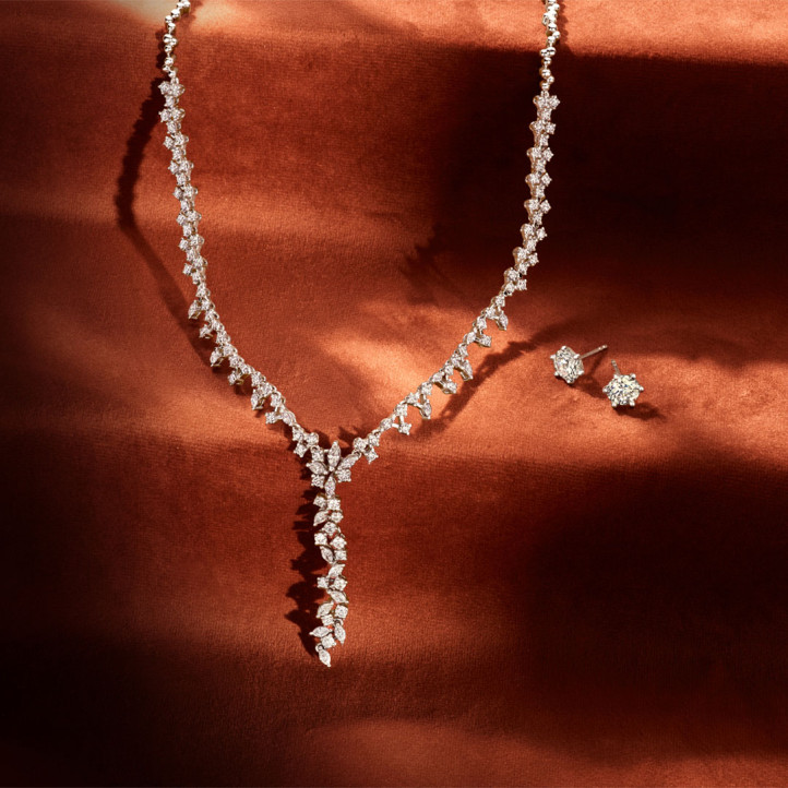 7.00 Karat Halskette aus Gelbgold mit runden und marquise Diamanten