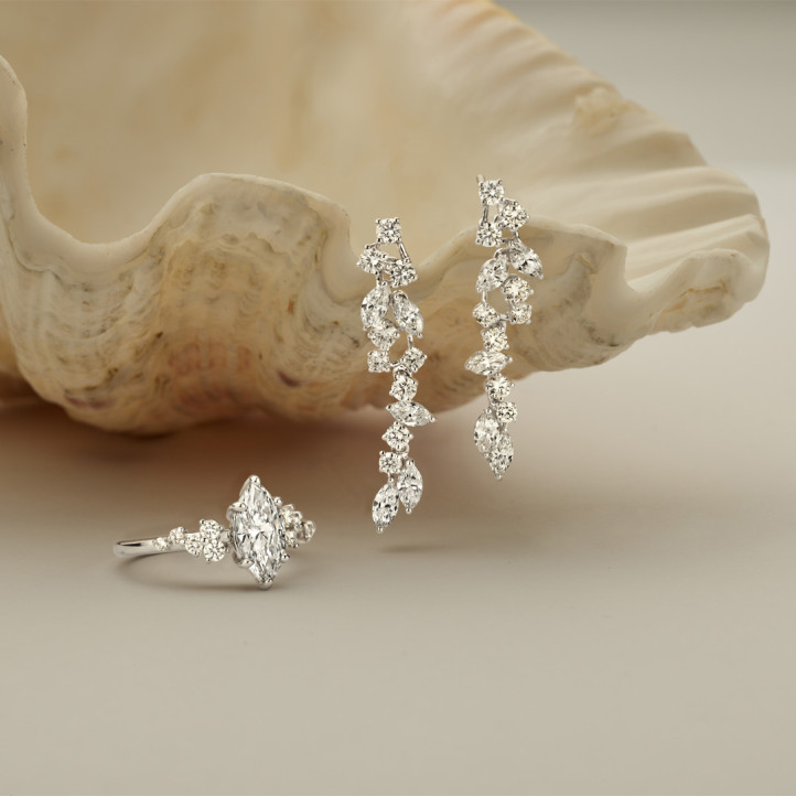 2.70 Karat Ohrringe aus Weißgold mit runden und marquise Diamanten