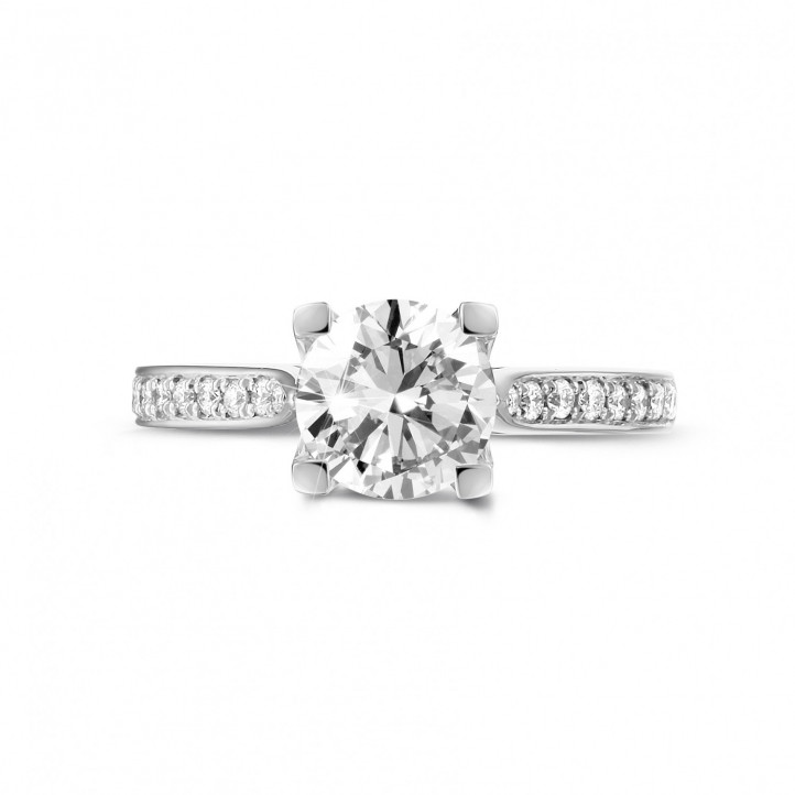 1.25 Karat Diamant Solitärring aus Platin mit kleinen Diamanten
