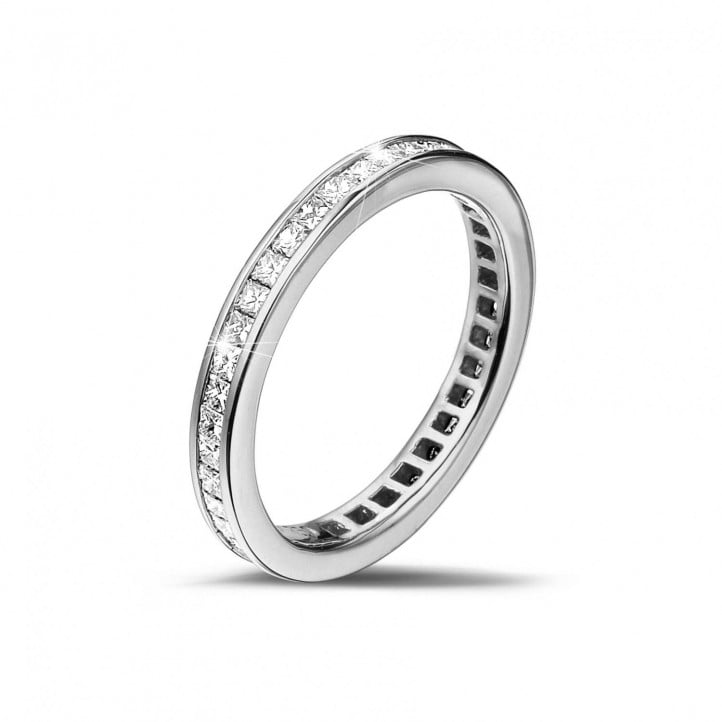 0.90 Karat Memoire Ring (rundherum besetzt) aus Platin mit kleinen Prinzessdiamanten