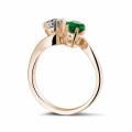 Toi & Moi Ring aus Rotgold mit Smaragd und runden Diamanten