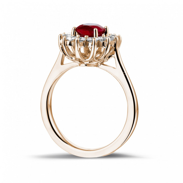 Entourage Ring aus Rotgold mit ovalem Rubin und runde Diamanten