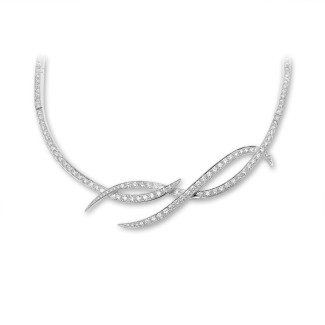 Halsketten - 7.90 Karat Diamant Design Halskette aus Platin