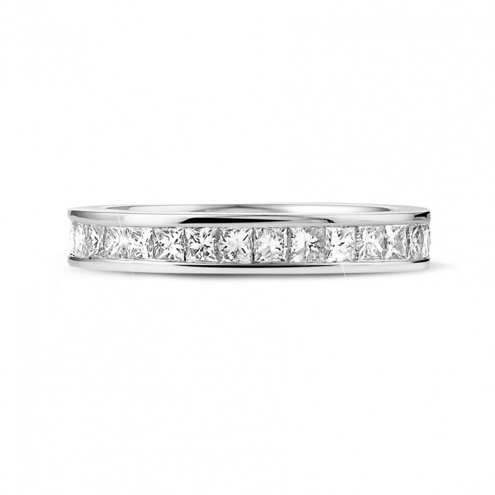 1.75 Karat Memoire Ring (rundherum besetzt) aus Platin mit Prinzessdiamanten