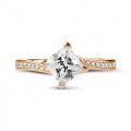 1.00 Karat Diamant Solitärring aus Rotgold mit Prinzessdiamant und kleinen runden Diamanten