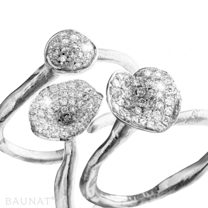 0.90 Karat Diamant Design Trilogiering aus Weißgold