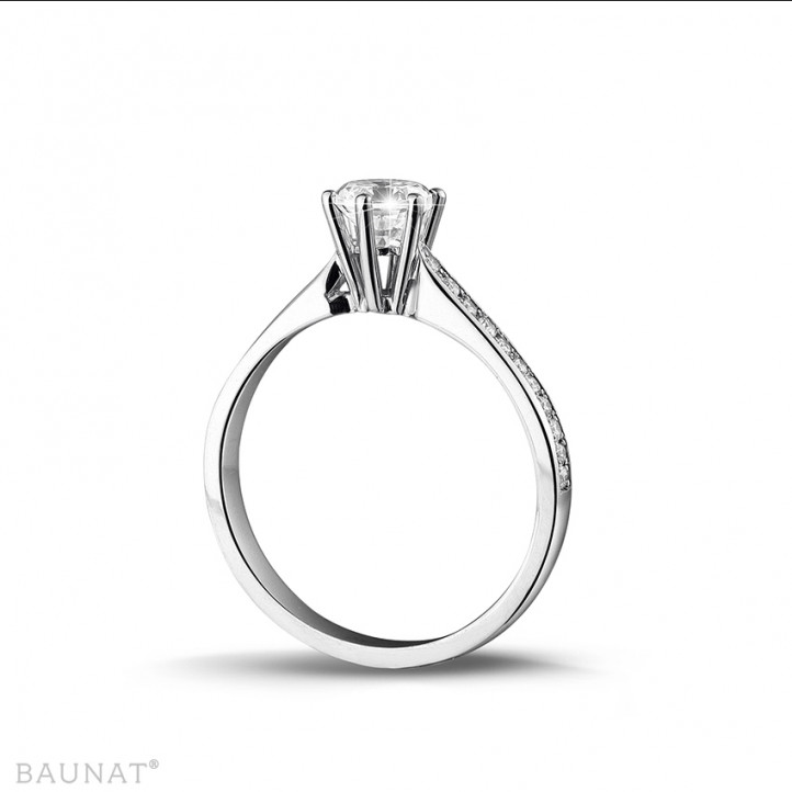 0.50 Karat Diamant Solitärring aus Weißgold mit kleinen Diamanten