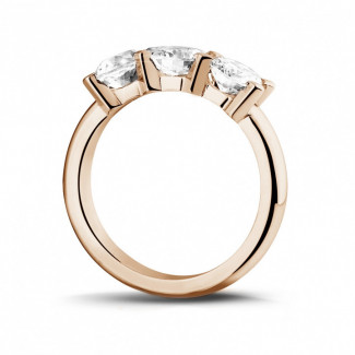 Ringe - 1.50 Karat Trilogiering mit runden Diamanten aus Rotgold