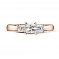 0.70 Karat Trilogiering mit Prinzessdiamanten aus Rotgold
