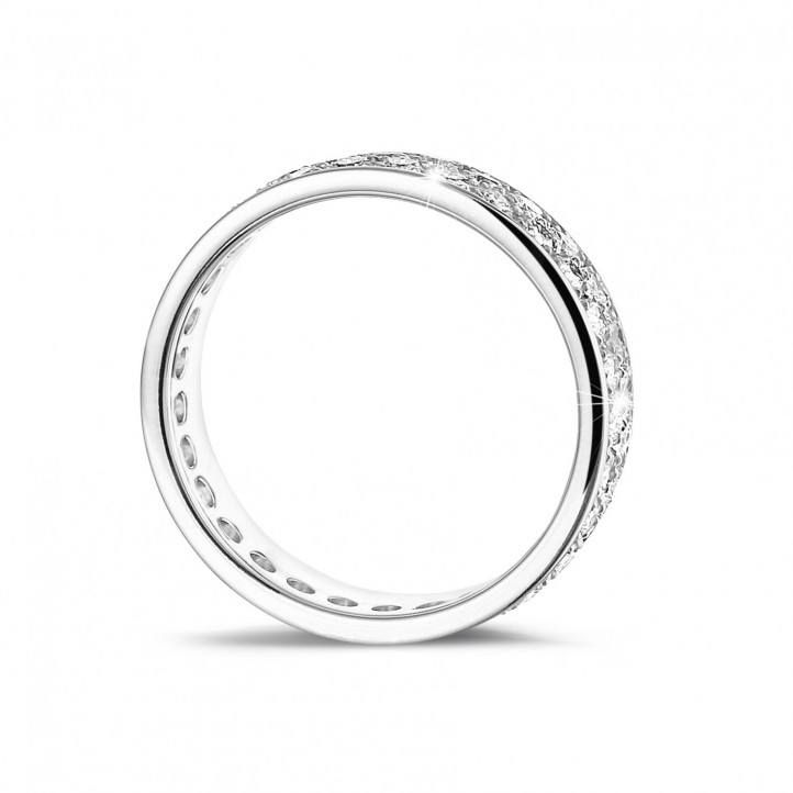 1.15 Karat Memoire Ring (rundherum besetzt) aus Platin mit zwei Reihen runder Diamanten
