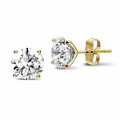 4.00 Karat klassische Diamantohrringe aus Gelbgold mit 4 Krappen