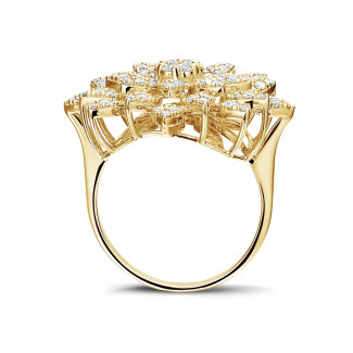 Ringe - 1.35 Karat Diamant Blumenring aus Gelbgold