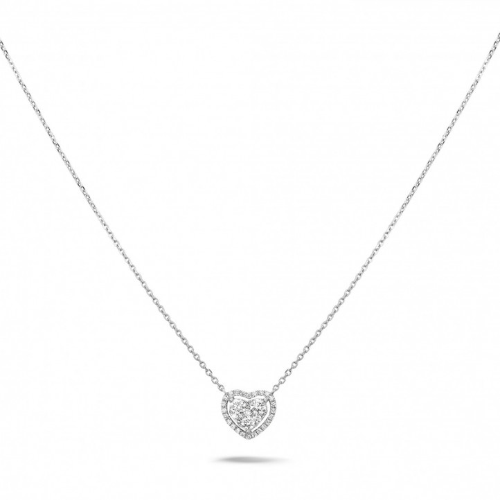 0.65 Karat herzförmige Halskette aus Weißgold mit runden Diamanten