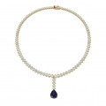 21.30 Karat sich verjüngende Diamant Halskette aus Gelbgold mit tropfenförmigem Saphir