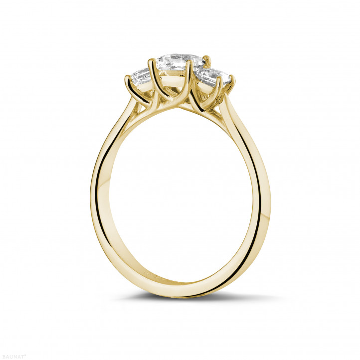 0.70 Karat Trilogiering mit Prinzessdiamanten aus Gelbgold