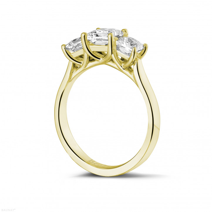 1.50 Karat Trilogiering mit Prinzessdiamanten aus Gelbgold
