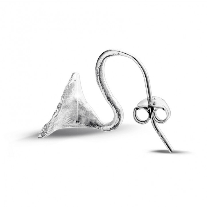 0.76 carat diamond design earrings in white gold