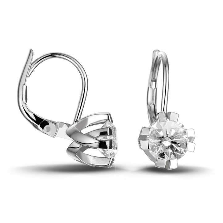 1.80 carat diamond design earrings in white gold with eight prongs