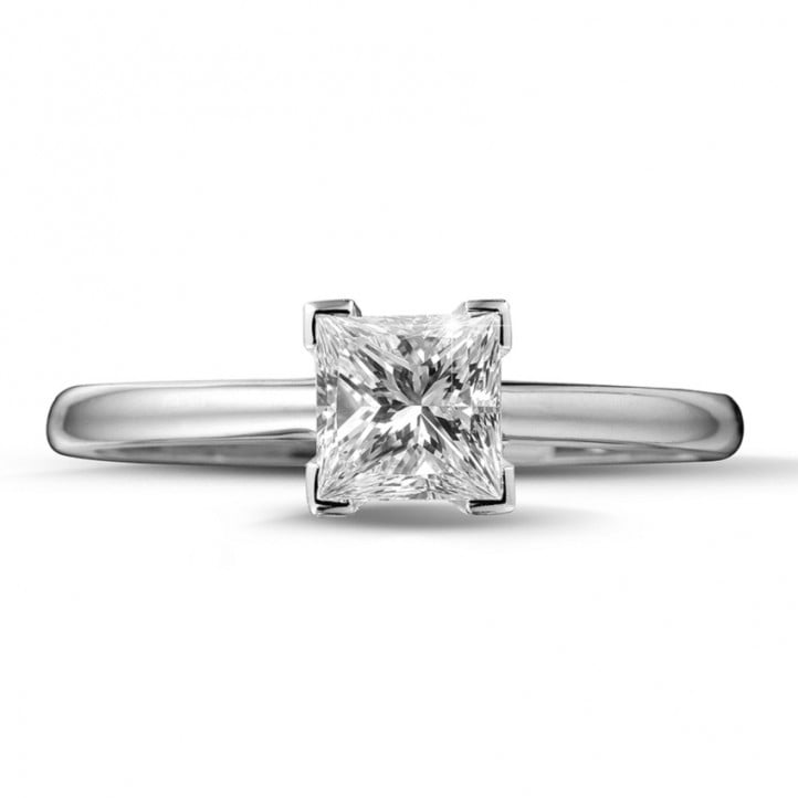 1.00 carat solitaire ring in white gold with princess diamond