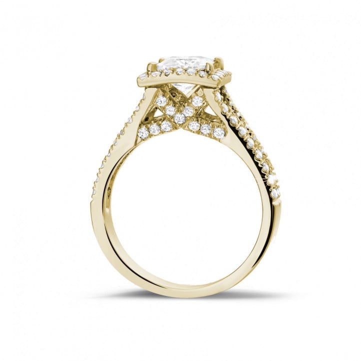 1.20 carat solitaire ring in yellow gold with princess diamond and side diamonds