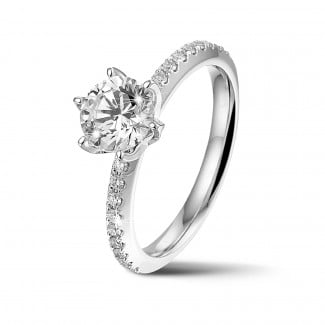 Gold engagement rings - 1.00 carat solitaire ring in white gold with side diamonds