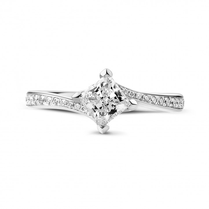 Price Offer nr. 2 Mrs Wu - 1.00 carat solitaire ring in white gold with princess diamond and side diamonds
