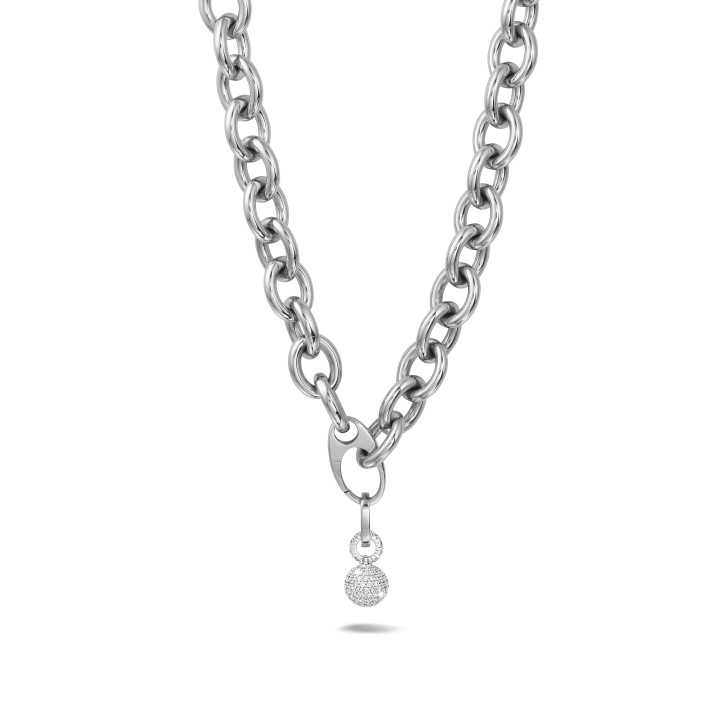 Bold chain necklace in white gold with diamond pendant of 1.44 carat