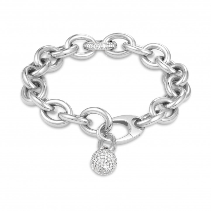 0.34 carat bold diamond chain bracelet in white gold with diamond pendant of 1.44 carat