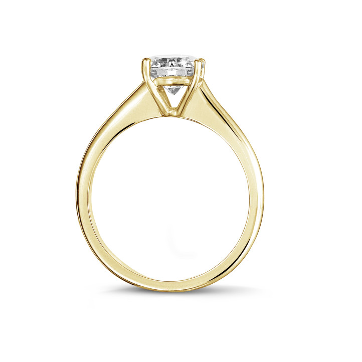 0.90 carat solitaire ring in yellow gold with round diamond and four prongs