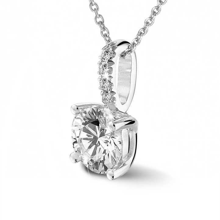 2.00 carat solitaire pendant in white gold with four prongs and round diamonds