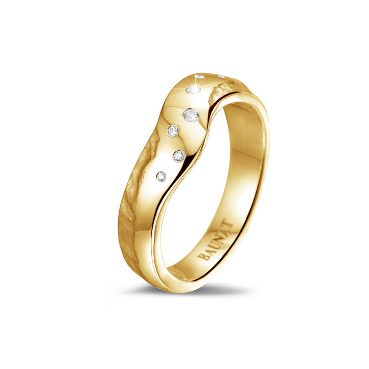 Diamond design eternity ring in yellow gold with small diamonds