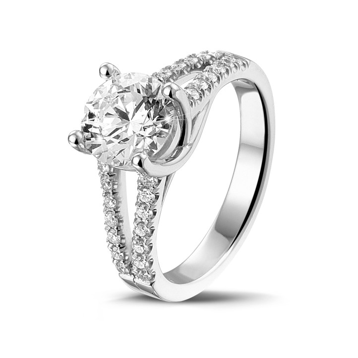 2.00 carat solitaire ring in white gold with side diamonds