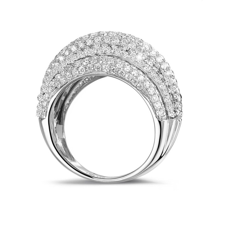 4.30 carat ring in platinum with round diamonds