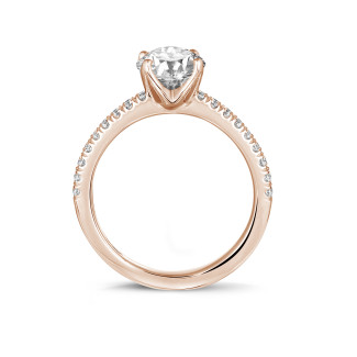 Engagement - 1.00 carat solitaire ring in red gold with side diamonds