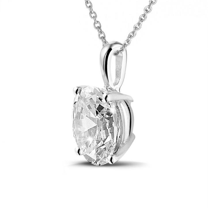 0.58 carat solitaire pendant in white gold with oval diamond
