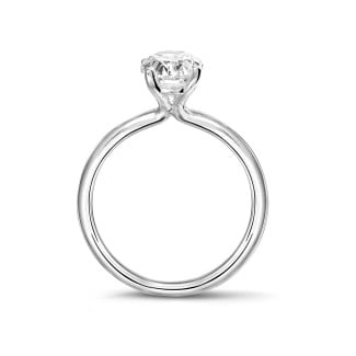 Engagement - 1.00Ct solitaire ring in white gold with oval diamond