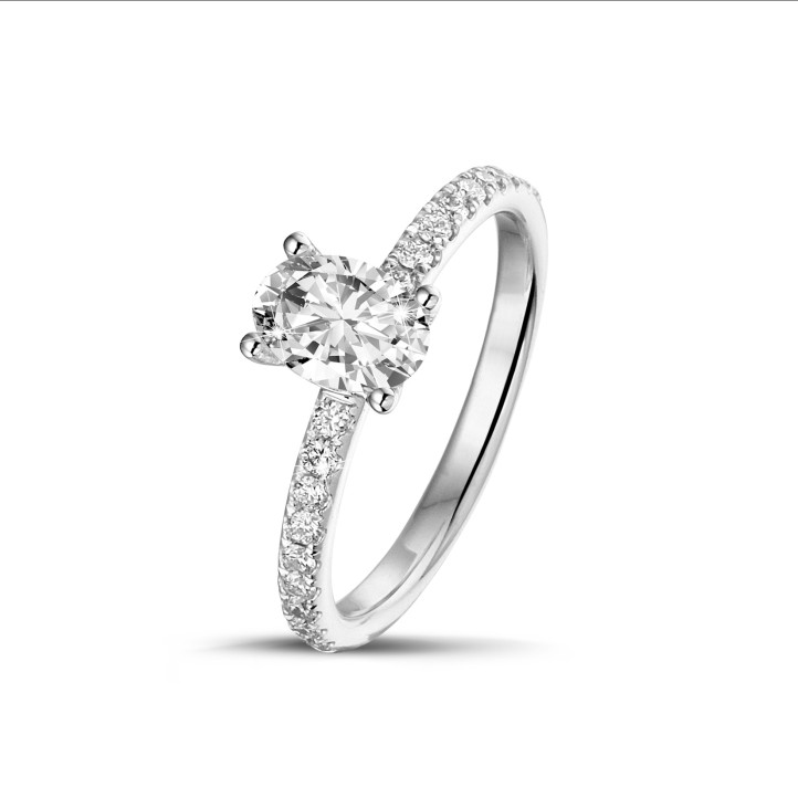 1.00Ct solitaire ring in white gold with oval diamond