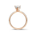 1.00Ct solitaire ring in red gold with pear diamond