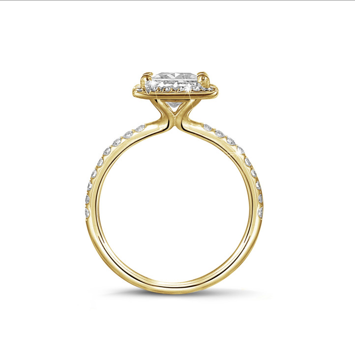 0.70 carat solitaire halo ring with a princess diamond in yellow gold with round diamonds