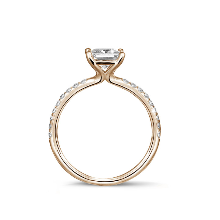 1.00 carat solitaire ring with a princess diamond in red gold with side diamonds