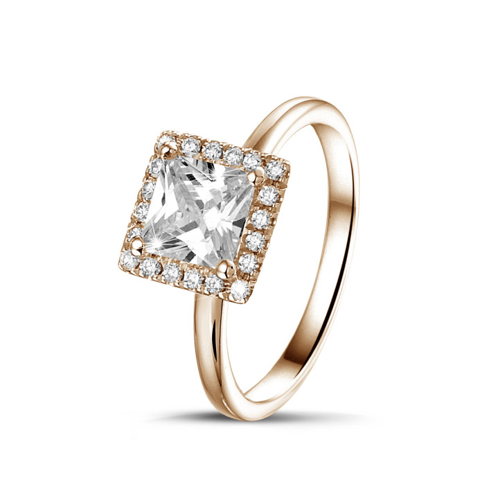 1.00 carat solitaire halo ring with a princess diamond in red gold with round diamonds