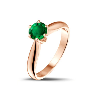 Engagement - Solitaire ring in red gold with a round emerald